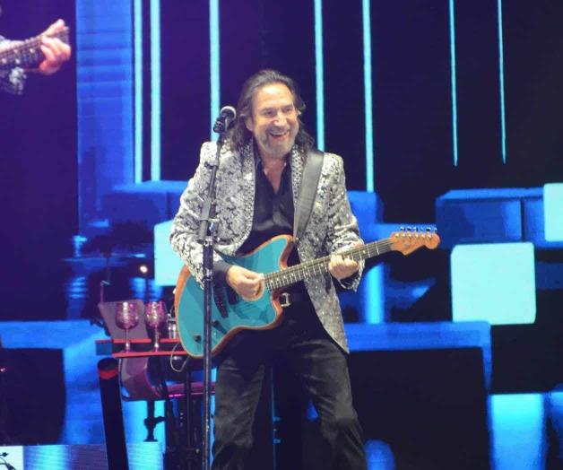 Marco Antonio Solís hace vibrar al público Marco Antonio Solís hace vibrar al público