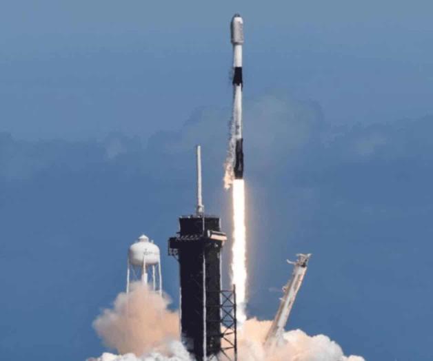 SpaceX envía 4 astronautas de NASA a EEI tras vuelo privado