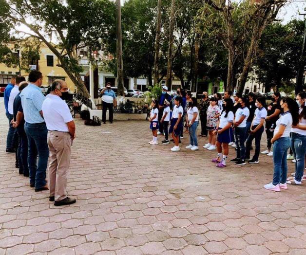 Alumnas van al estatal de voleibol