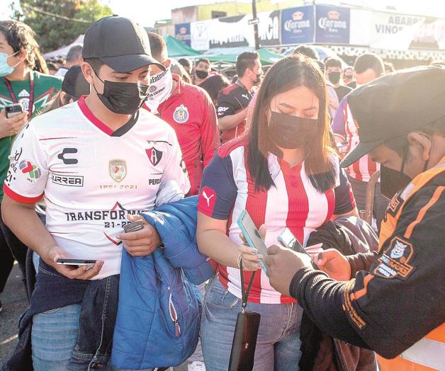 Más de 400 aficionados desalojados en Liga MX Más de 400 aficionados desalojados en Liga MX