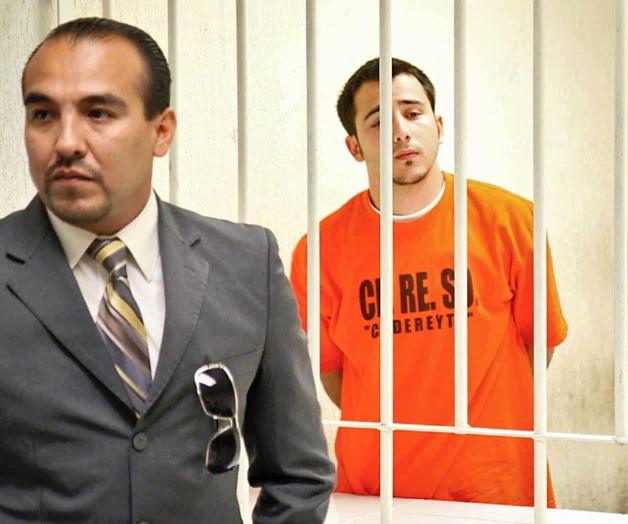 Defiende ex abogado de Santoy a amigas de Debanhi