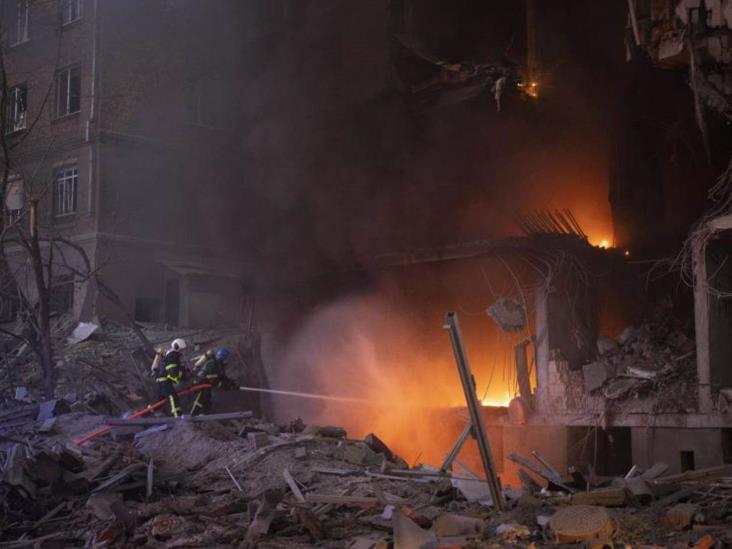 Explosiones sacuden Kiev nuevamente mientras los rusos llueven fuego sobre Ucrania Explosiones sacuden Kiev nuevamente mientras los rusos llueven fuego sobre Ucrania