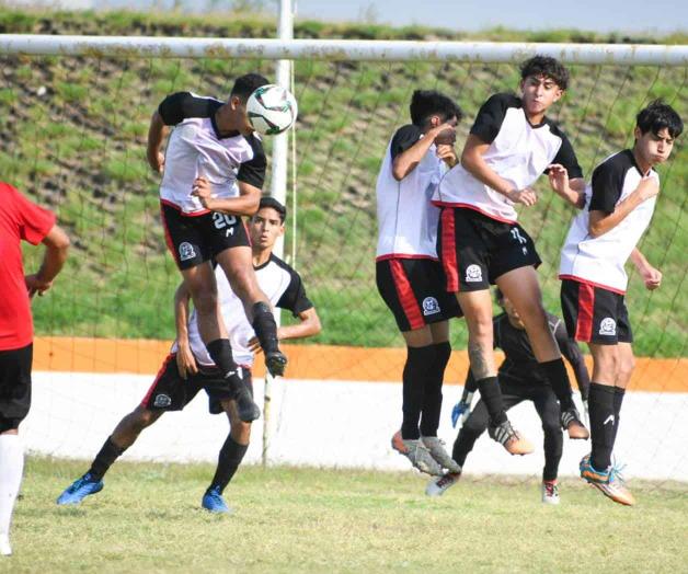 Debutan con pie izquierdo Debutan con pie izquierdo