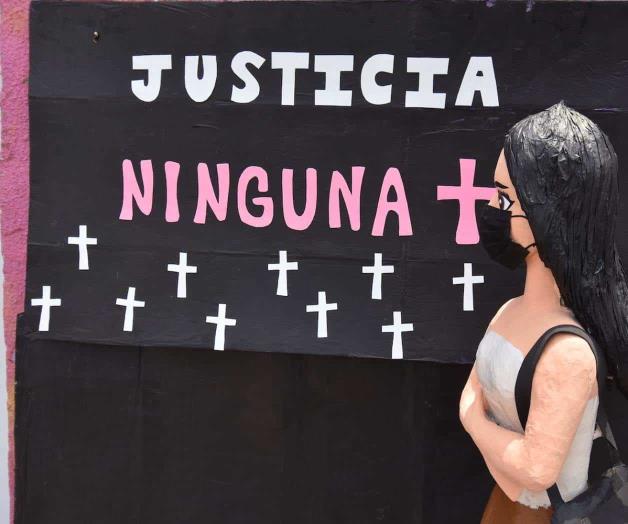 Crean una piñata en homenaje a Debanhi Crean una piñata en homenaje a Debanhi