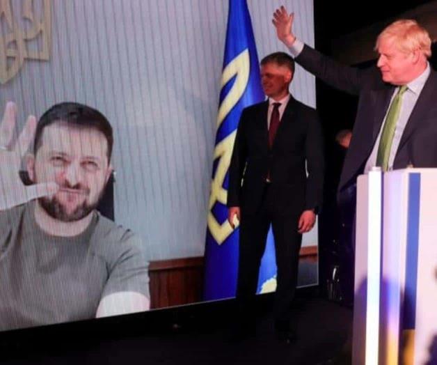 Boris Johnson garantiza apoyo a Zelenski para reunir pruebas de crímenes de guerra en Ucrania