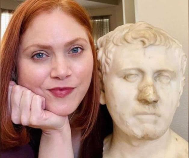 Halla en Goodwill un antiguo busto