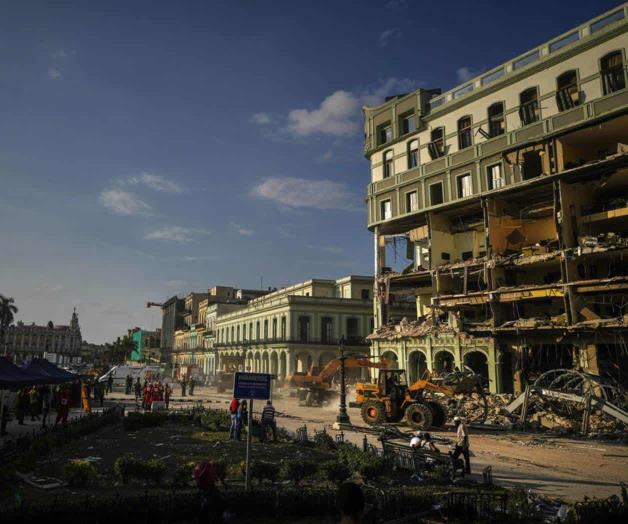 Buscan víctimas en hotel cubano tras explosión que mató a 26