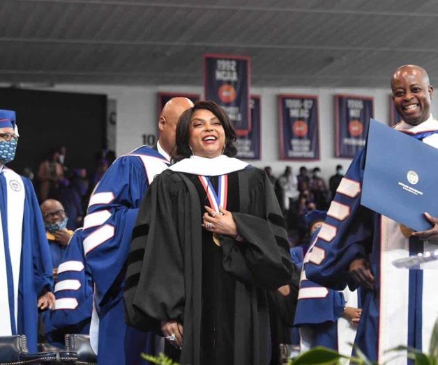 Recibe ¡Doctorado Honoris Causa!