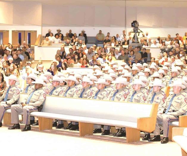 Se gradúan más de 100 policías estatales del DPS
