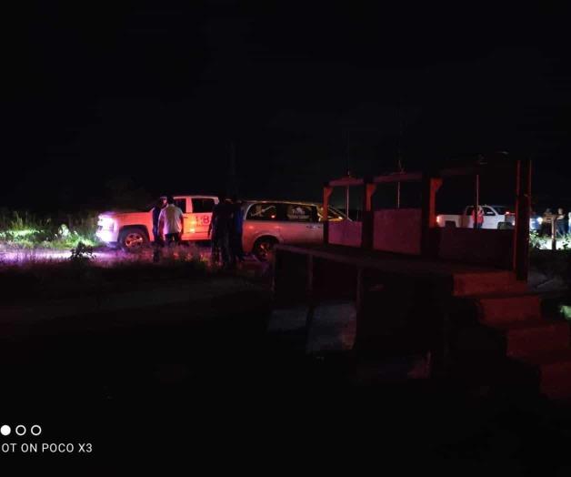 Muere infante al caer a canal de la 26