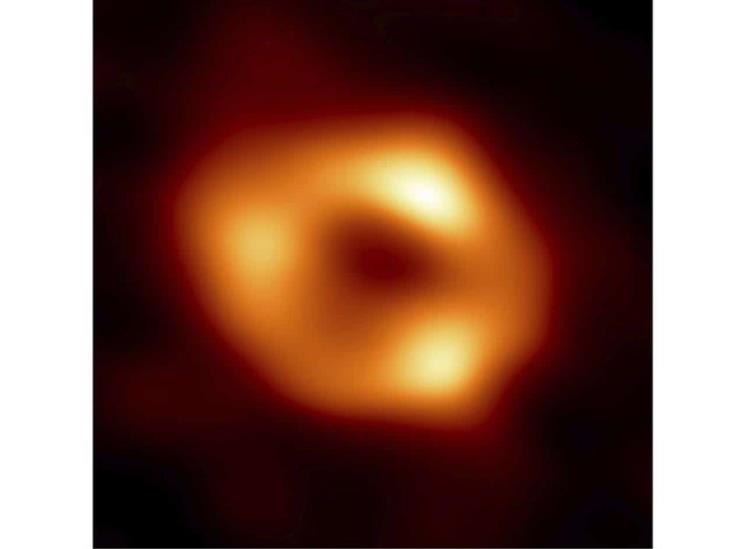 Captan primera imagen de agujero negro en la Vía Láctea Captan primera imagen de agujero negro en la Vía Láctea