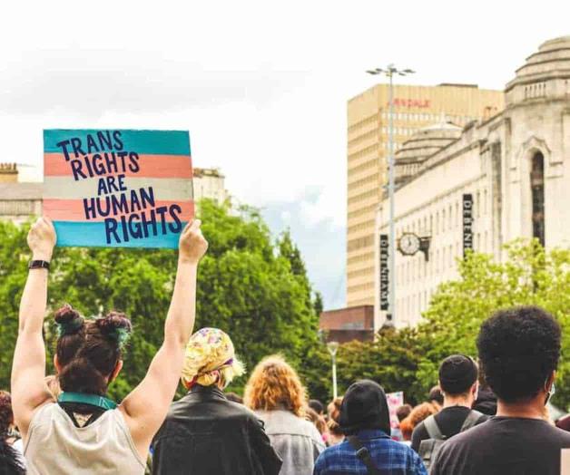 Frenan ley anti trans