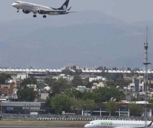 Fallas en el espacio aéreo son generados por agenda política de AMLO: WSJ Fallas en el espacio aéreo son generados por agenda política de AMLO: WSJ