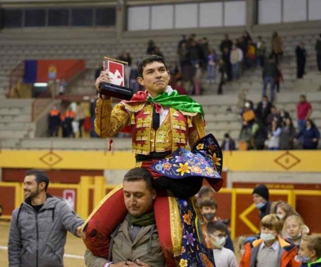 Triunfos de toreros mexicanos en Sevilla y Madrid