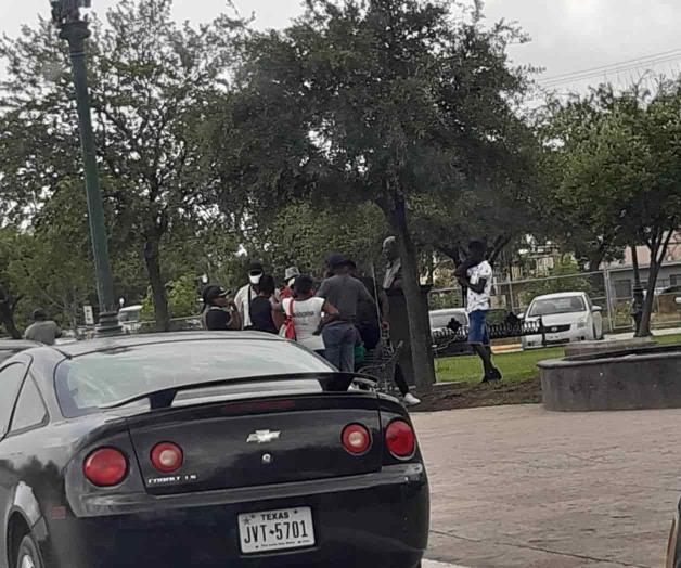 ... Y llegan más: acechan la plaza