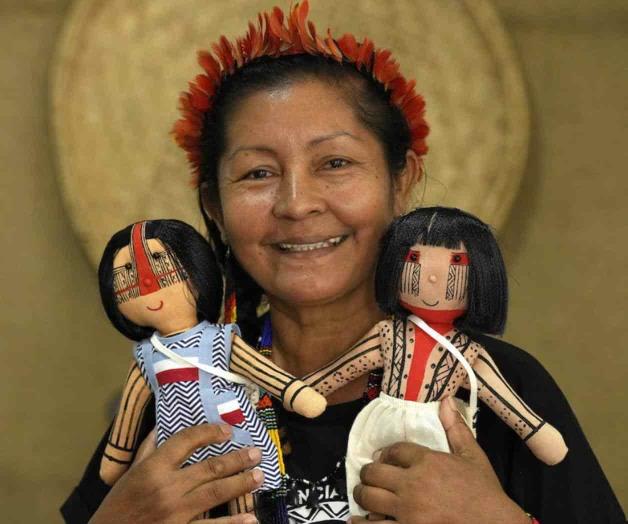 Aporta una muñeca orgullo e identidad Aporta una muñeca orgullo e identidad