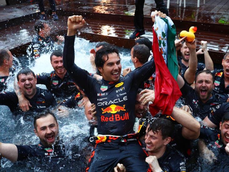 Firma Checo con Red Bull hasta 2024 Firma Checo con Red Bull hasta 2024