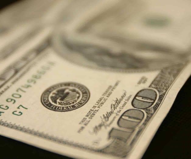 Suma dólar cuatro semanas a la baja