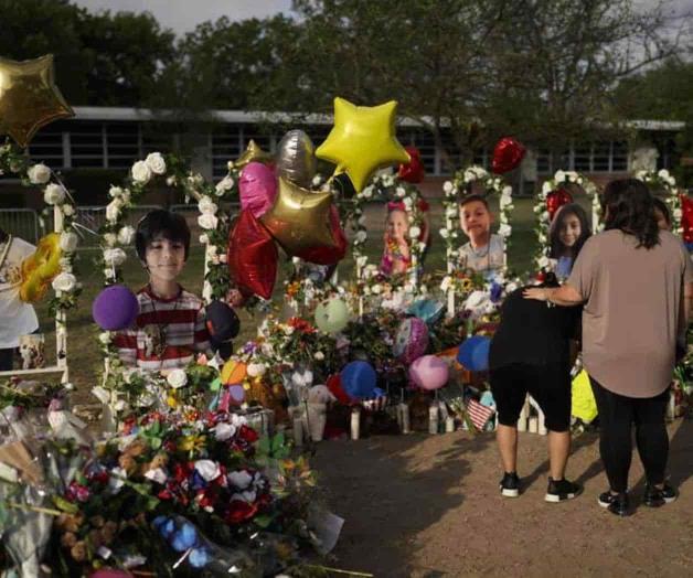 Sufrimiento y pesar en funerales de niños Sufrimiento y pesar en funerales de niños