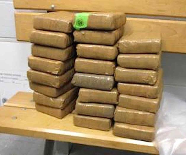 Caen dos ciudadanas de EU con narcóticos