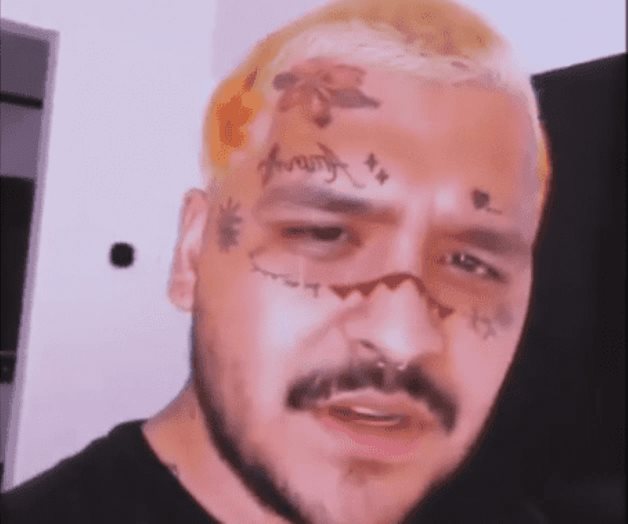 Se burlan de él y responde