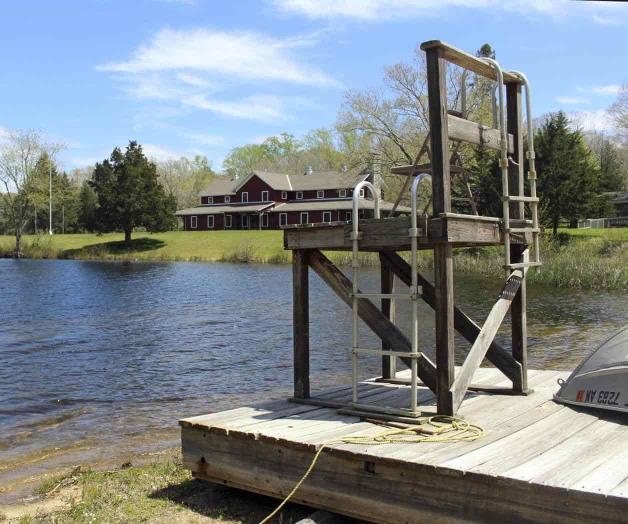 Boy Scouts venden campamentos ante presión por demandas Boy Scouts venden campamentos ante presión por demandas