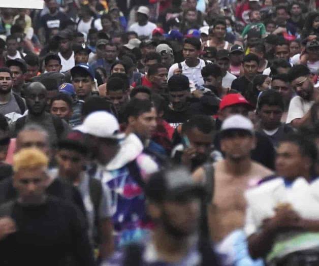 Parte caravana de migrantes en Chiapas