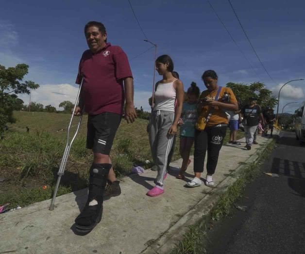 Caravana de migrantes se fractura en el sur de México