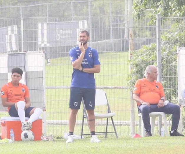 Iguala Rayados en debut de Nico Sánchez