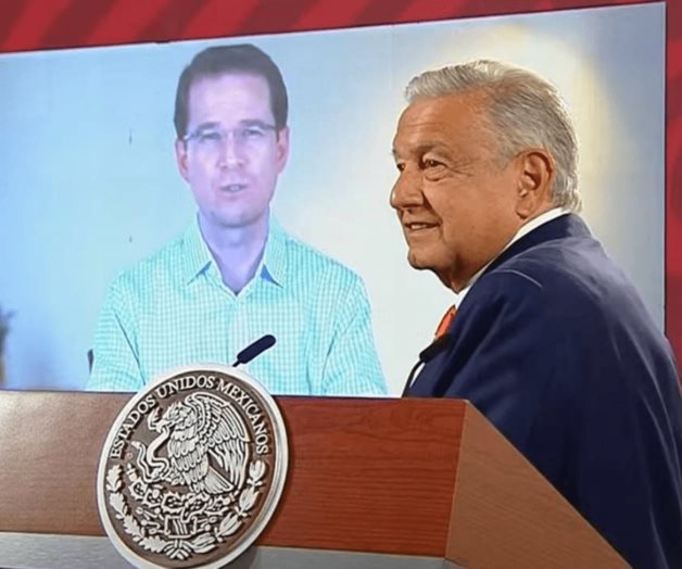 AMLO y Anaya se enfrentan por refinerías