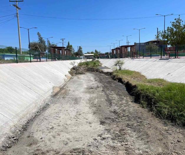 Limpian drenes y alcantarillas