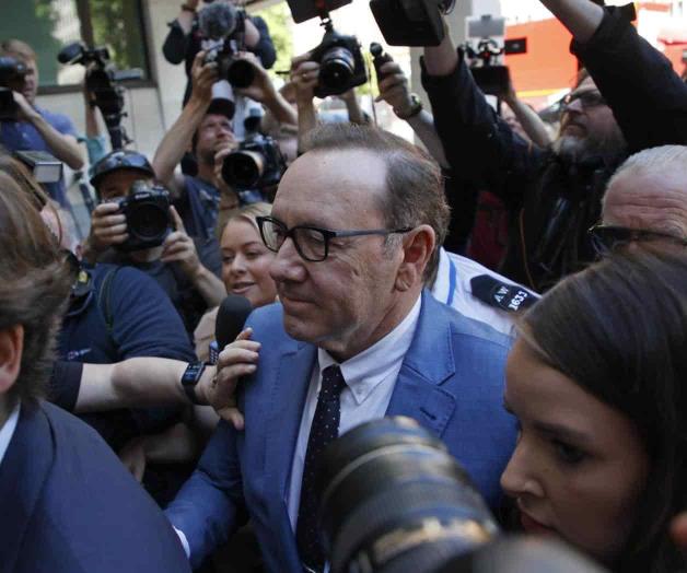 Comparece ante tribunal en Londres Comparece ante tribunal en Londres