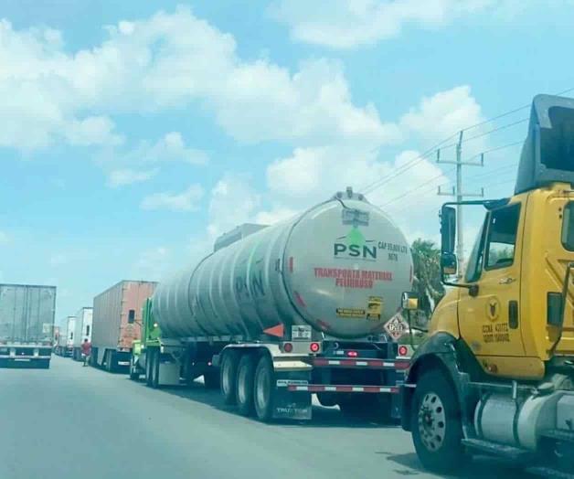 Vuelven el tráfico pesado al puente internacional Pharr
