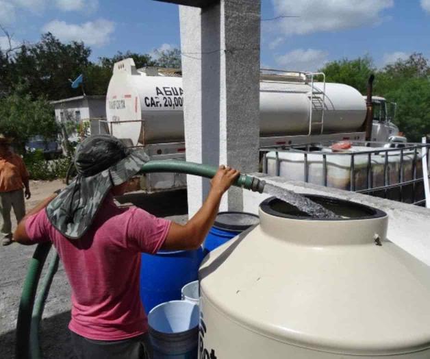 Atienden falta de agua en colonia agrícola Los Pinos
