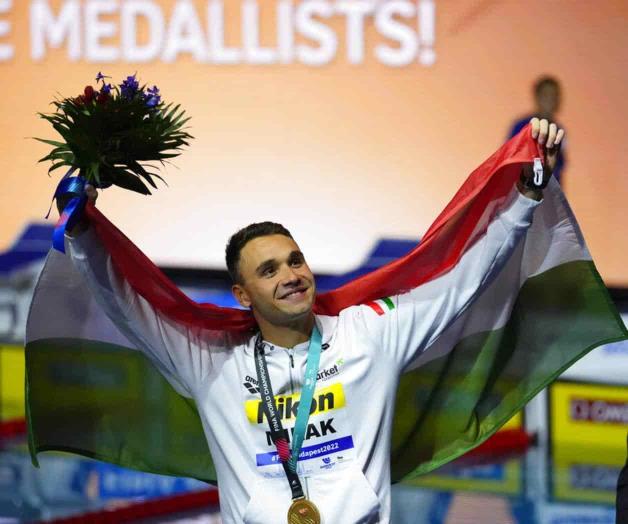 Milak fija récord mundial en 200 mariposa, EEUU gana 3 oros