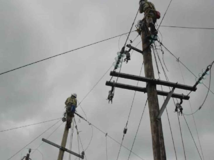 Accidente de un trabajador de la CFE provoca mega apagón en Campeche, Yucatán y Quintana Roo Accidente de un trabajador de la CFE provoca mega apagón en Campeche, Yucatán y Quintana Roo