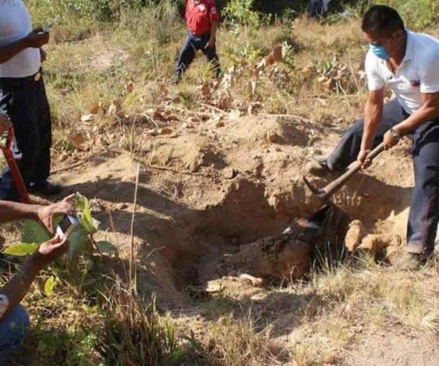 Suman 14 cuerpos localizados en fosas