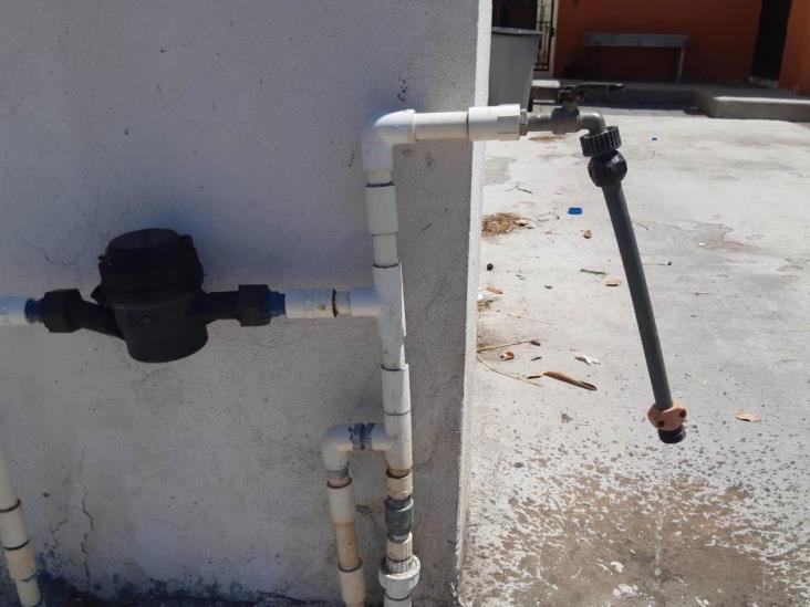 Reclaman abasto de agua familias de Villa Florida Reclaman abasto de agua familias de Villa Florida