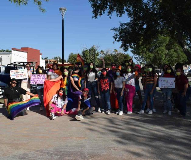 Realiza marcha comunidad LGBT