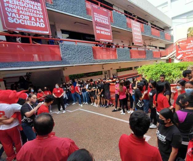 Rechaza UVM cierre de campus Rechaza UVM cierre de campus