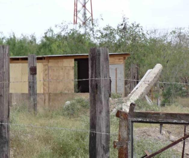 Invaden y cercan predio en la brecha 115