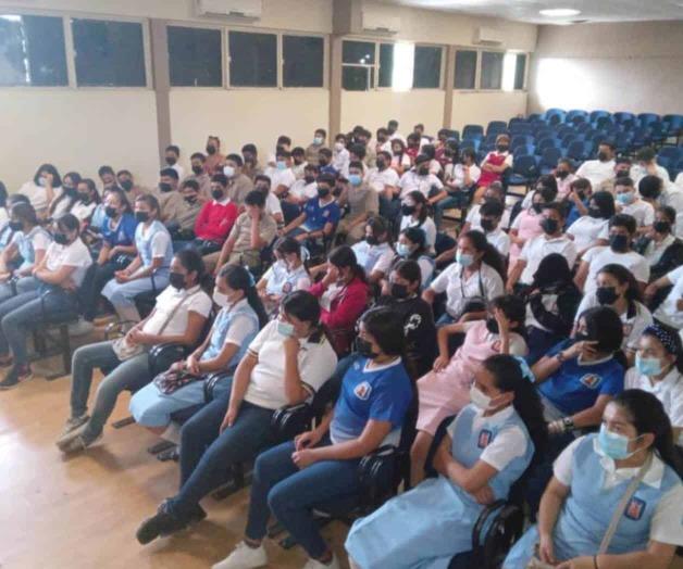 Ofrecen bachillerato a distancia