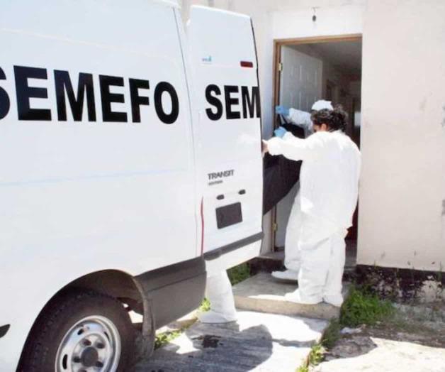 Muere empleado al caer del techo