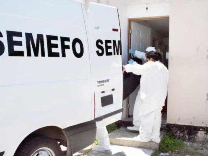 Muere empleado al caer del techo Muere empleado al caer del techo