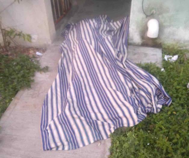 Muere al caer de azotea