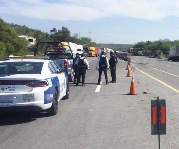 Reportan pérdidas millonarias por bloqueo Victoria-Monterrey Reportan pérdidas millonarias por bloqueo Victoria-Monterrey