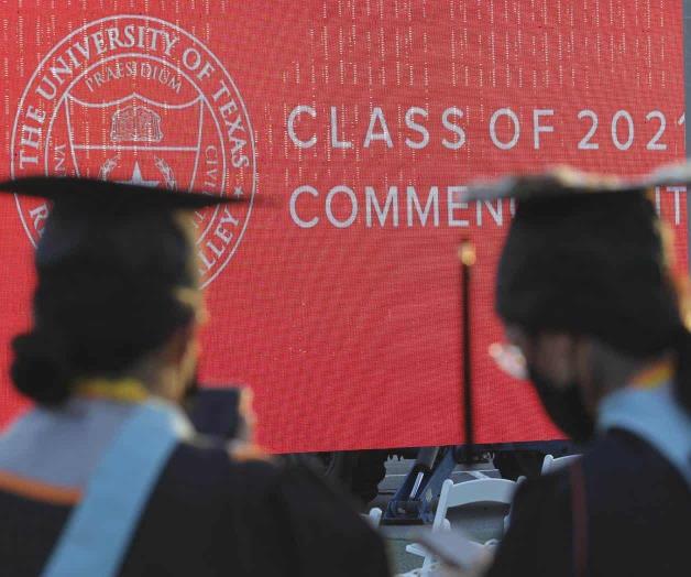 Condonan deuda de 145 mil estudiantes