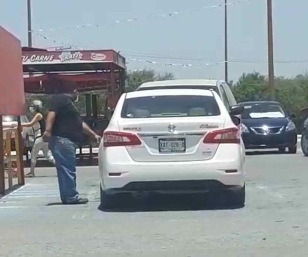 Acaparan lugares de discapacitados Acaparan lugares de discapacitados