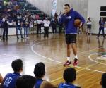 Aconseja Juan Toscano a niños y jóvenes mexicanos