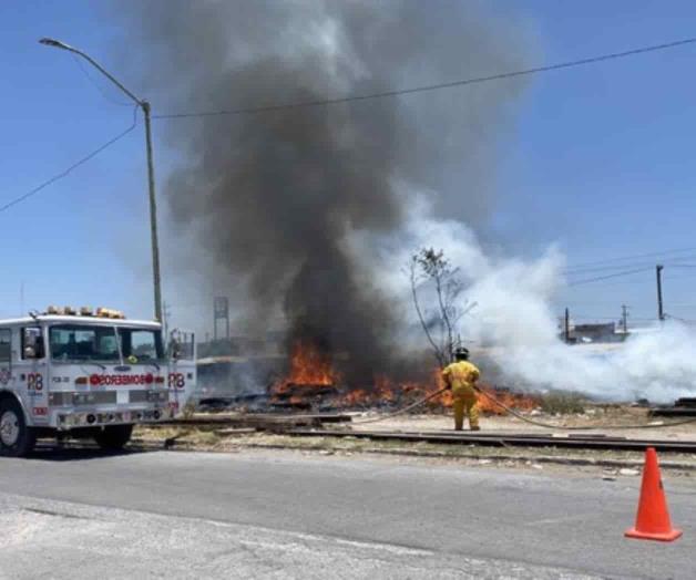 Fuego amenaza a los tianguistas